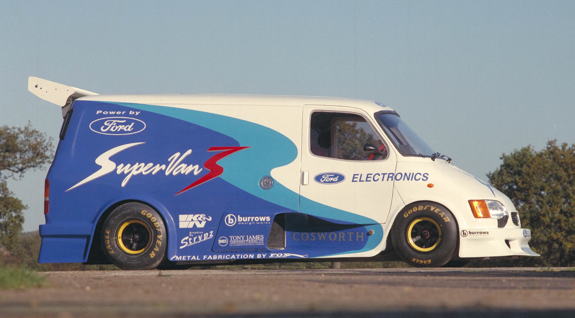 Yaklaşık 2000 beygir güce sahip Ford Electric SuperVan, Goodwood'da yarışacak