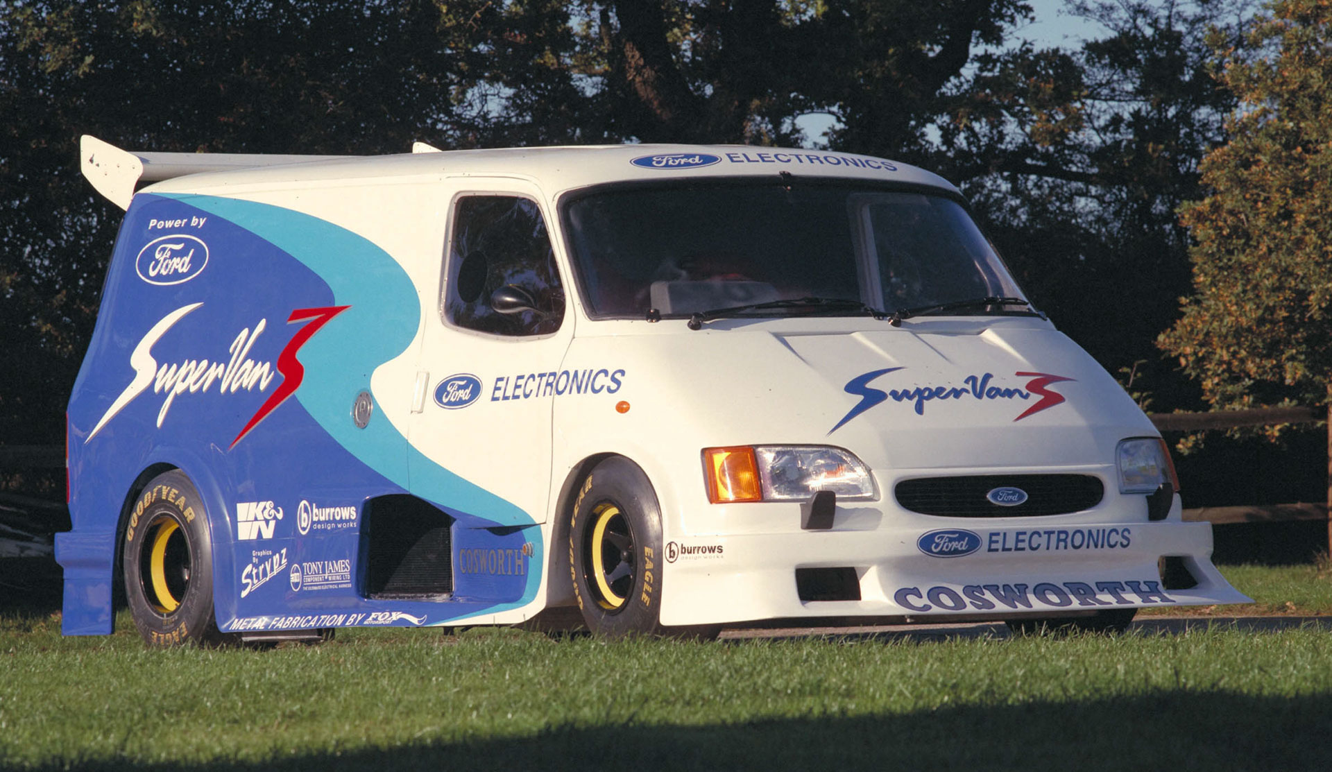 Yaklaşık 2000 beygir güce sahip Ford Electric SuperVan, Goodwood'da yarışacak