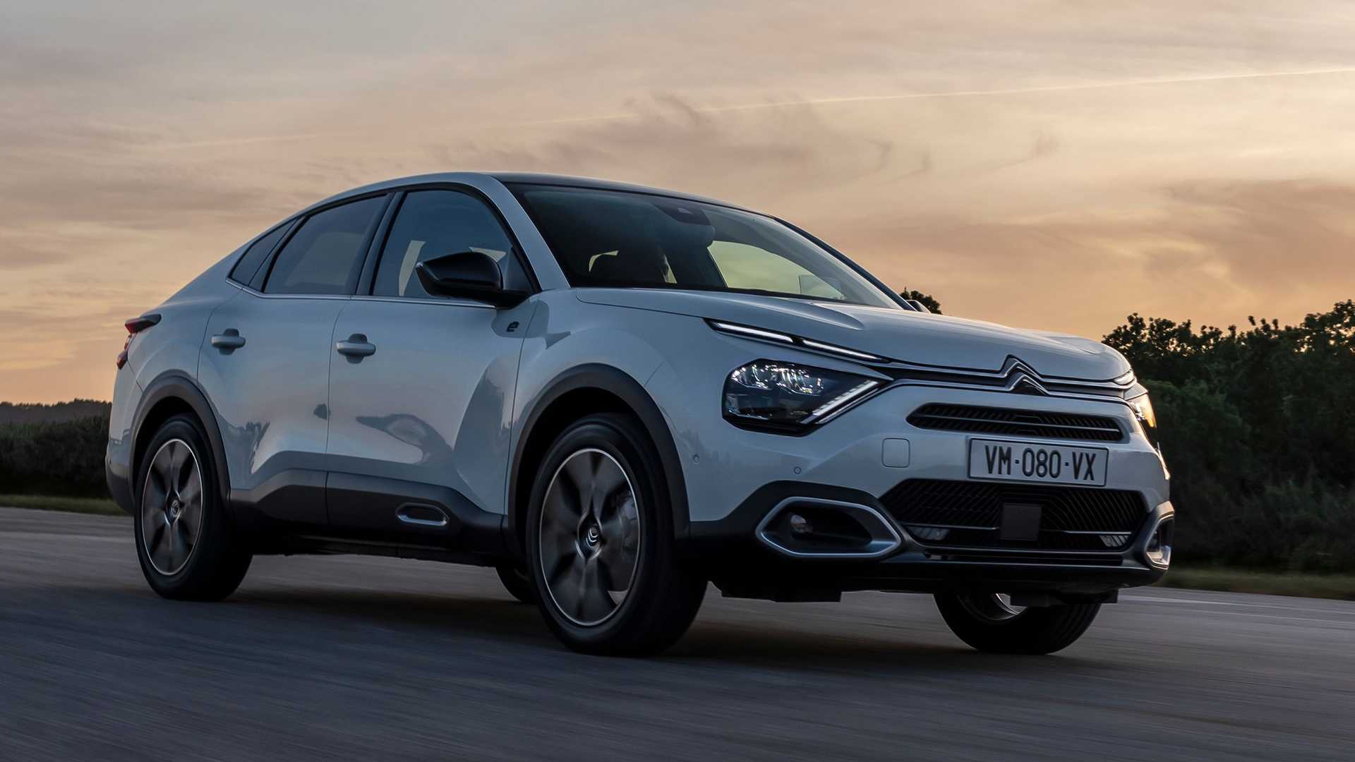 Yeni 2022 Citroen C4 X ve e-C4 X tanıtıldı: İşte tasarımı ve özellikleri