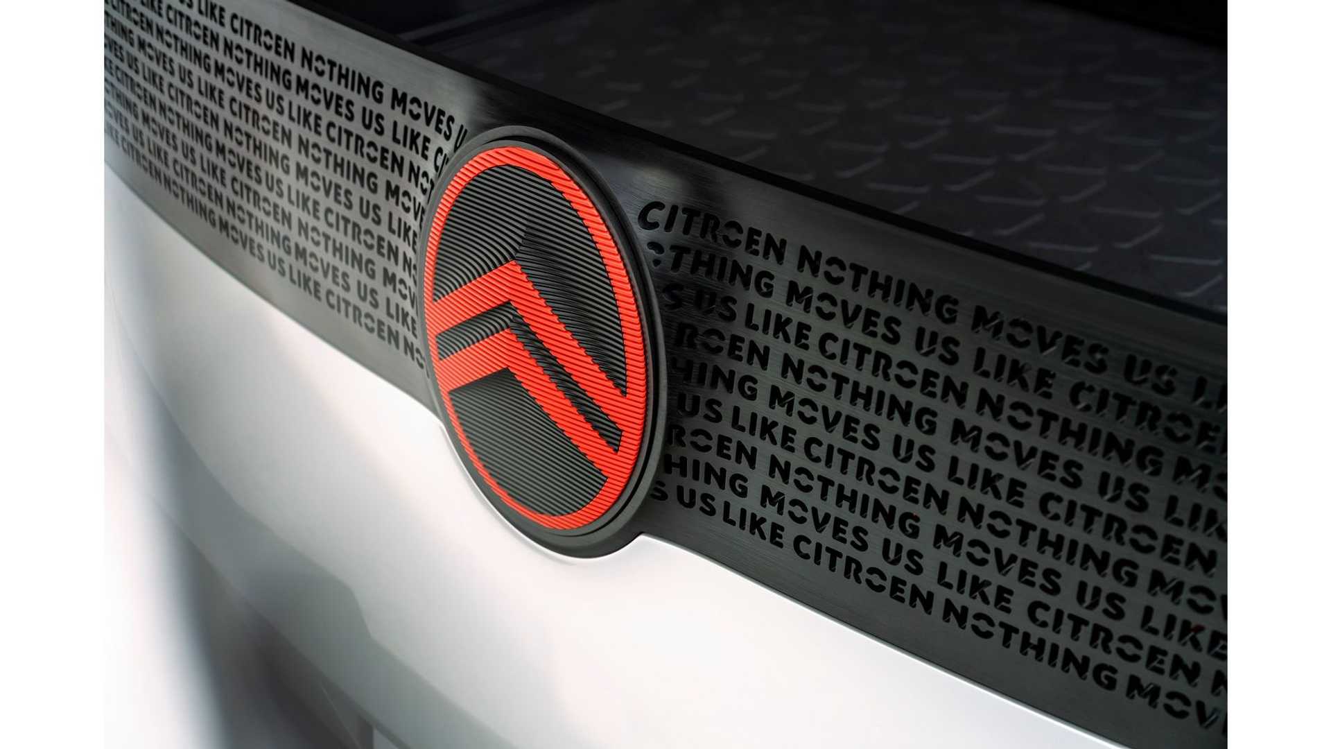 Citroen, yeni logosunu ve sloganını tanıttı