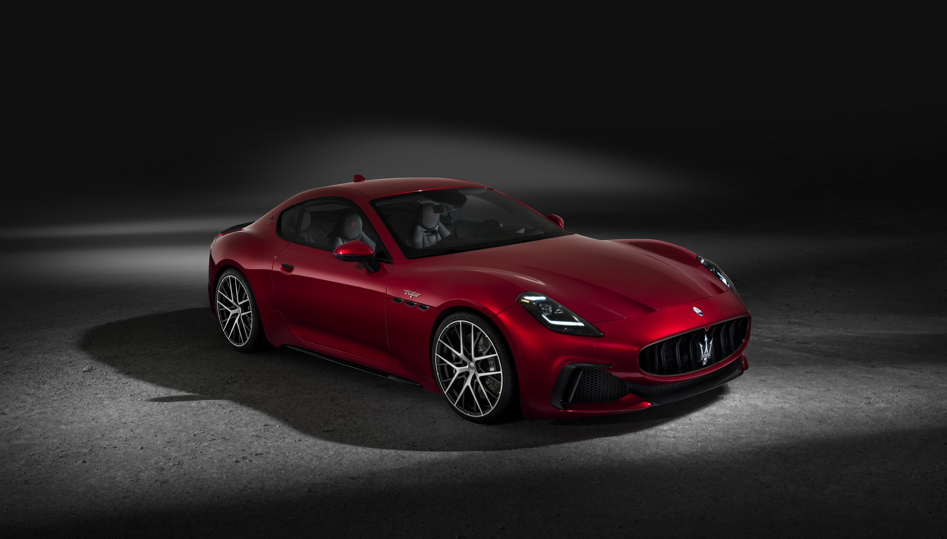 Yeni Maserati GranTurismo, 751 beygirlik elektrikli versiyonuyla tanıtıldı