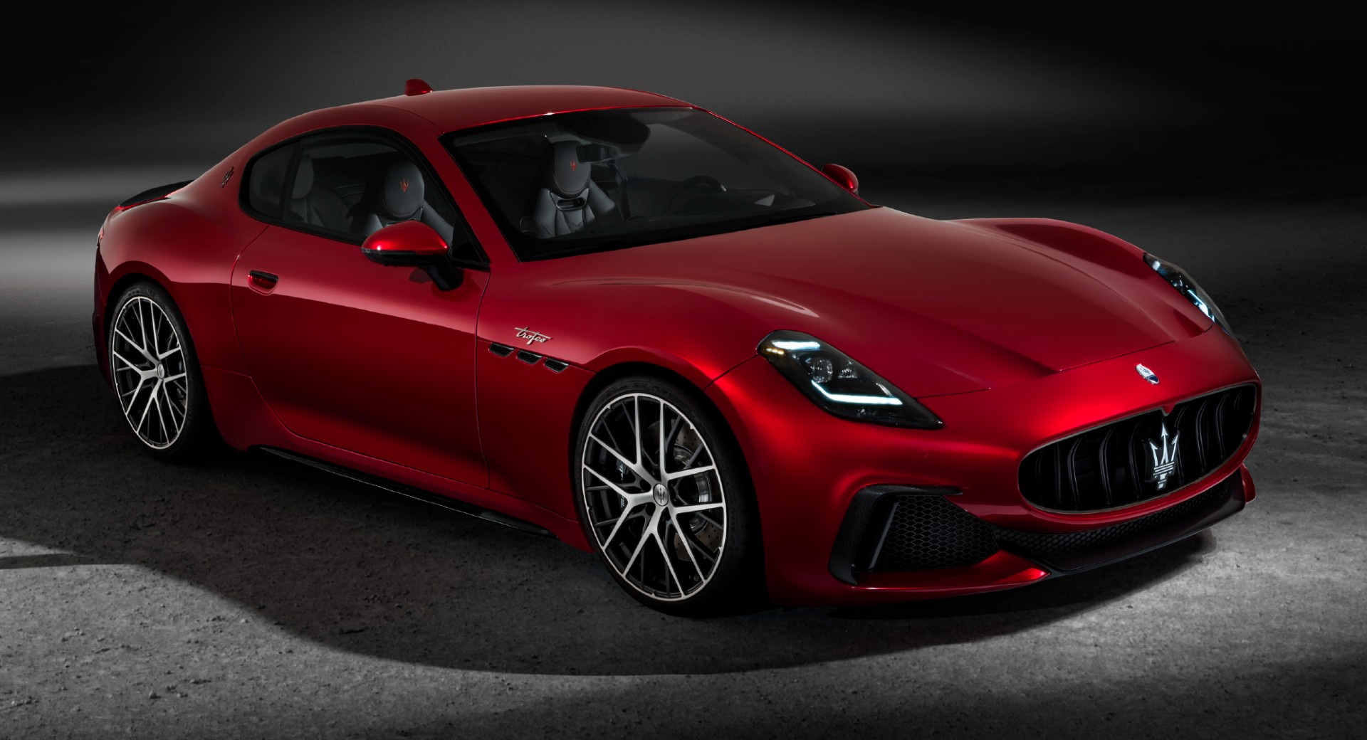 Yeni Maserati GranTurismo, 751 beygirlik elektrikli versiyonuyla tanıtıldı