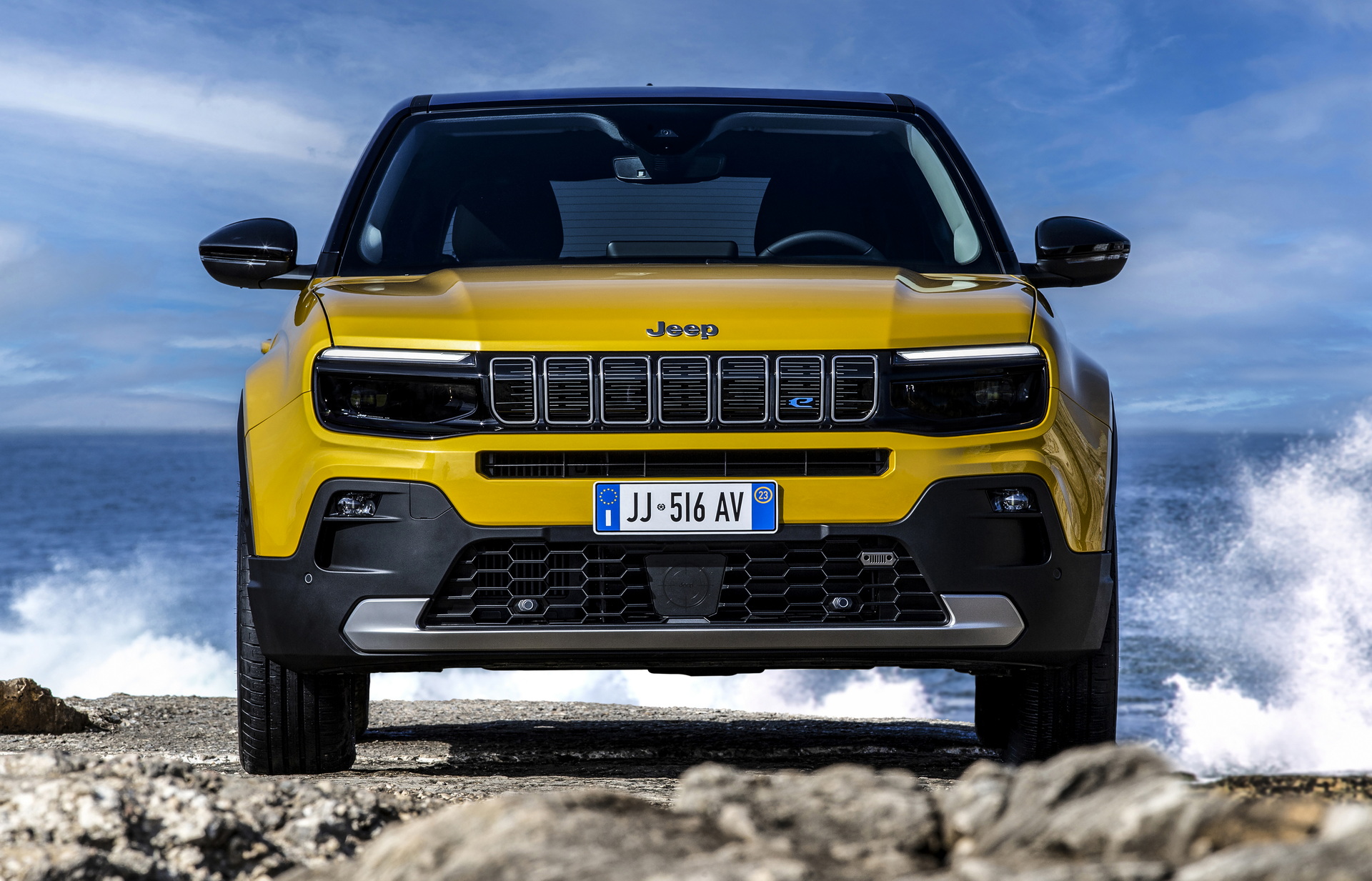 Jeep Avenger elektrikli SUV Paris'te tanıtıldı: İşte tasarımı ve özellikleri