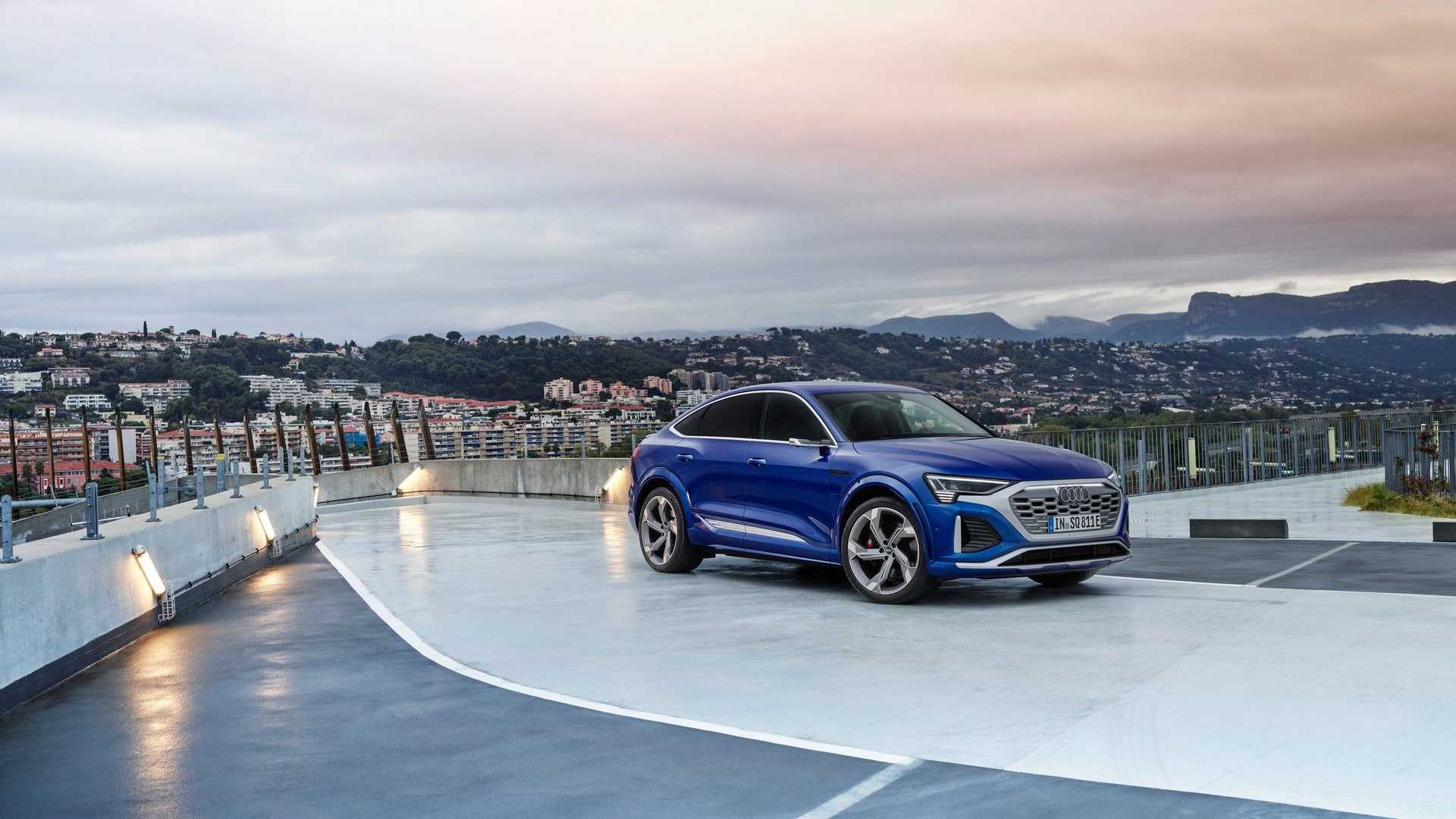 Yeni Audi Q8 e-tron elektrikli SUV, performanslı SQ8 versiyonuyla tanıtıldı