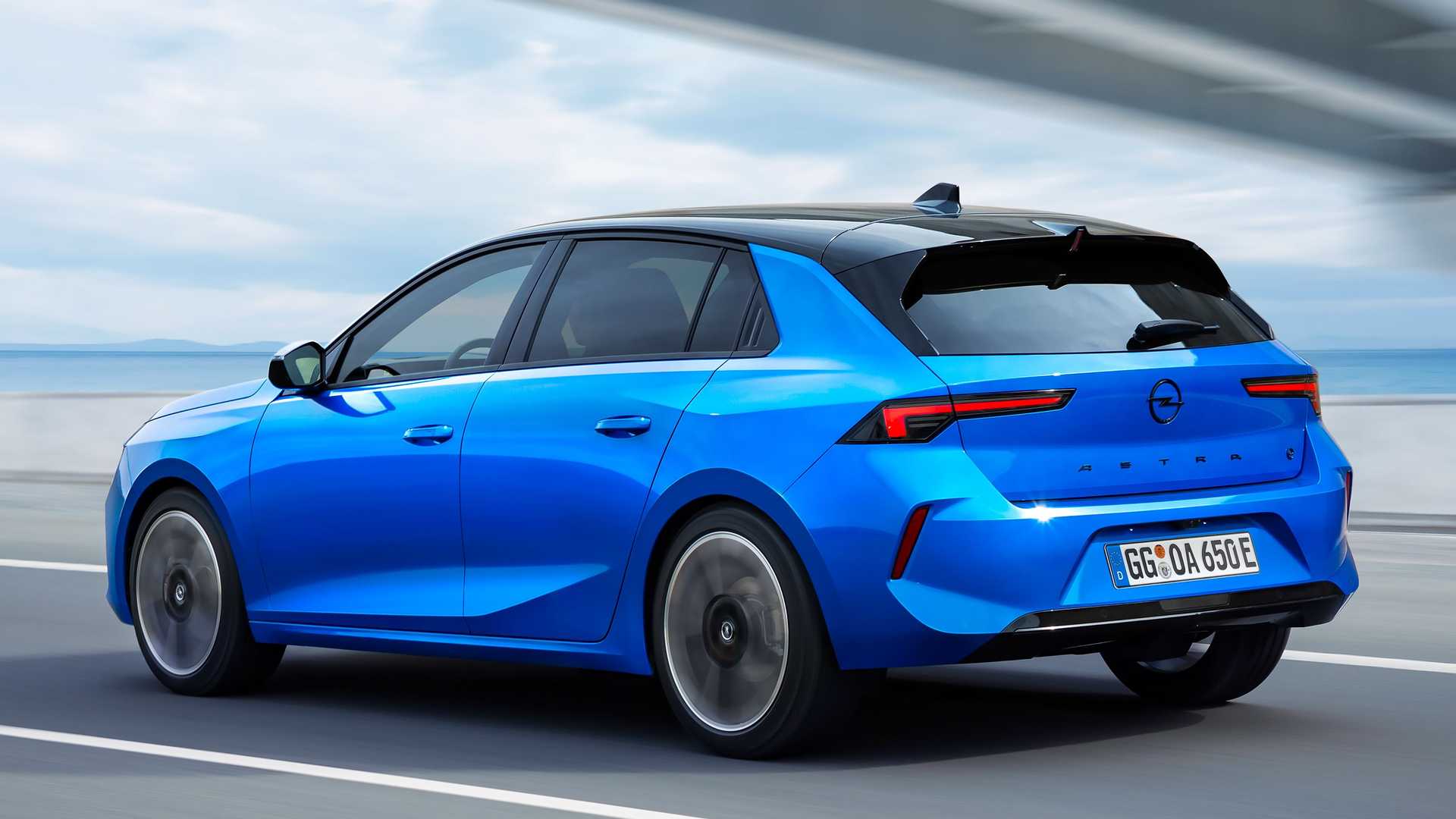 Yeni Opel Astra Electric tanıtıldı: 156 hp güç, 416 km menzil