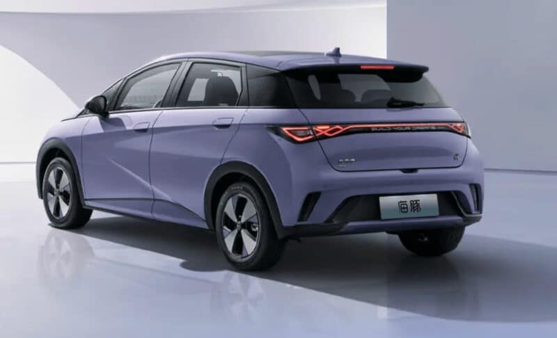 2023 BYD Dolphin elektrikli hatchback Çin'de satışa sunuldu