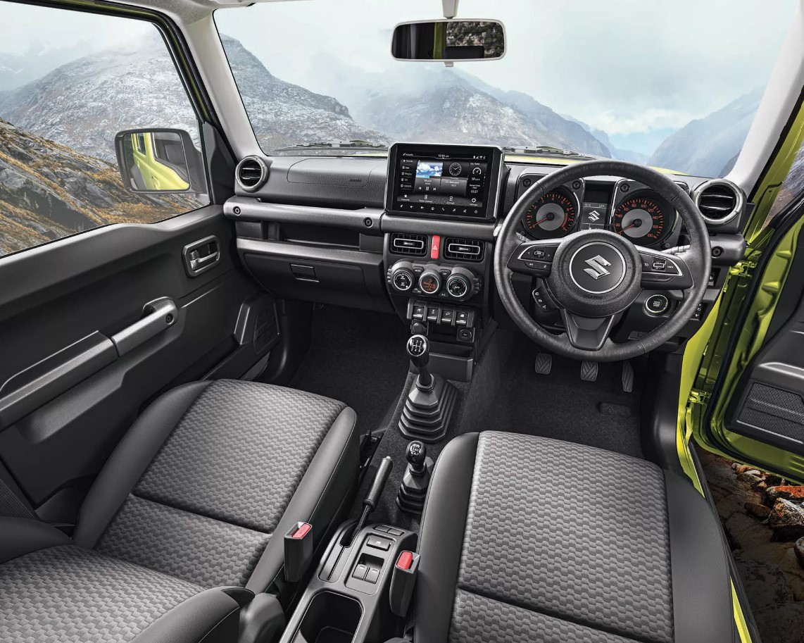Küçük arazi canavarı Suzuki Jimny'nin 5 kapılı versiyonu tanıtıldı