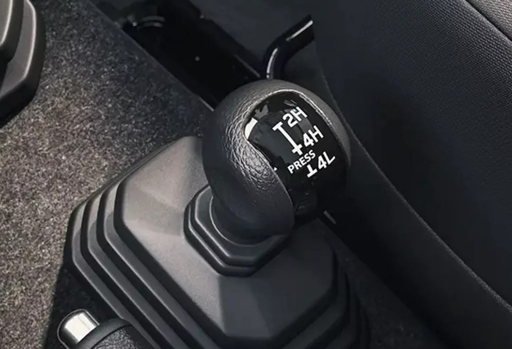 Küçük arazi canavarı Suzuki Jimny'nin 5 kapılı versiyonu tanıtıldı