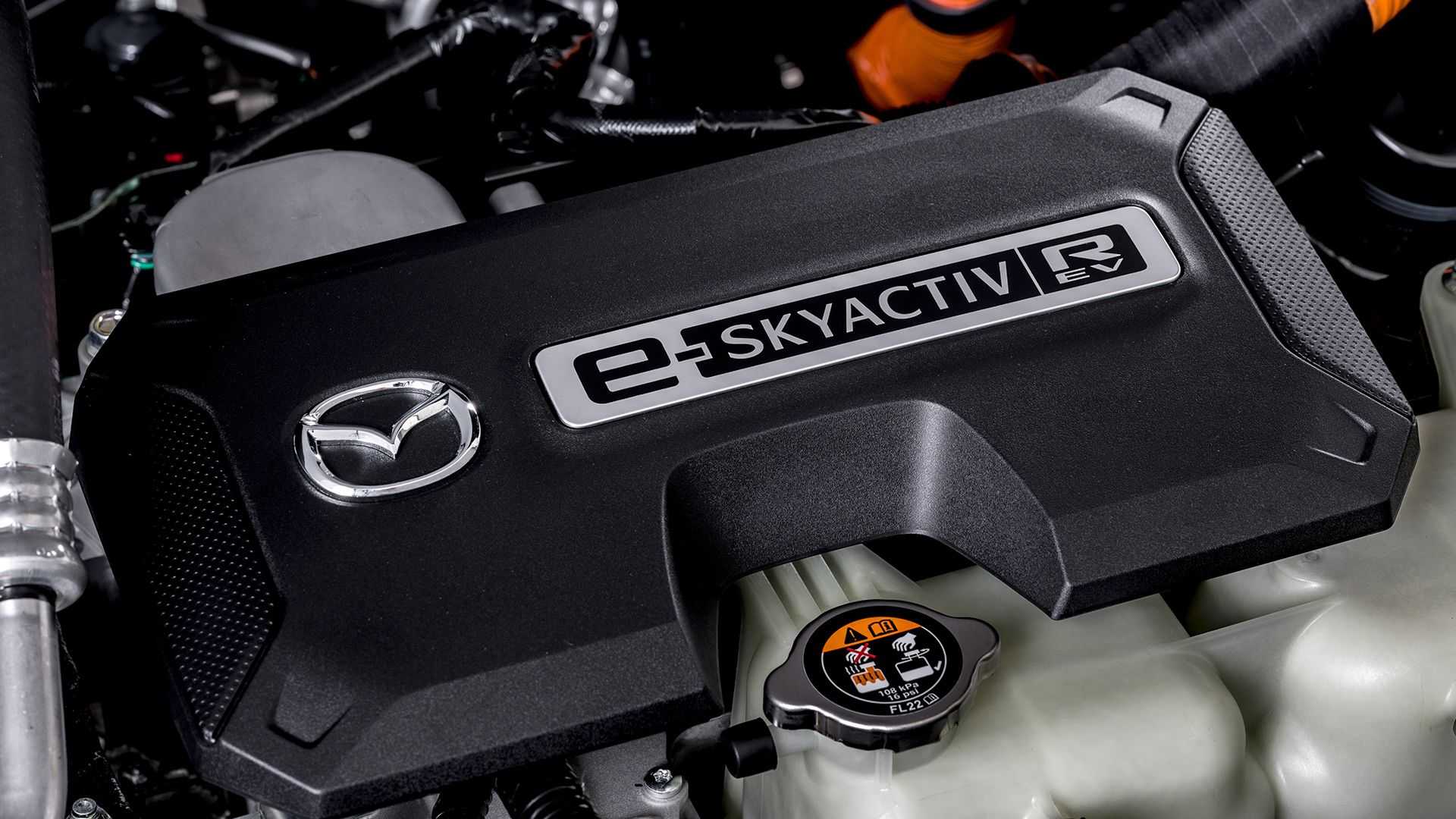 Yeni Mazda MX-30 E-Skyactiv R-EV, Wankel motoru ve 600 km'ye varan menziliyle tanıtıldı