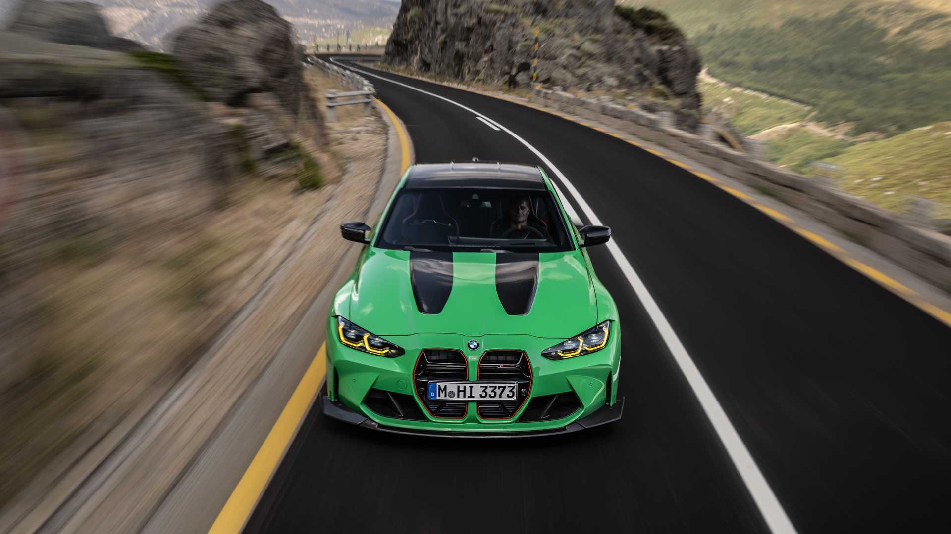 Yeni BMW M3 CS tanıtıldı: Daha güçlü ve hafif süper sedan