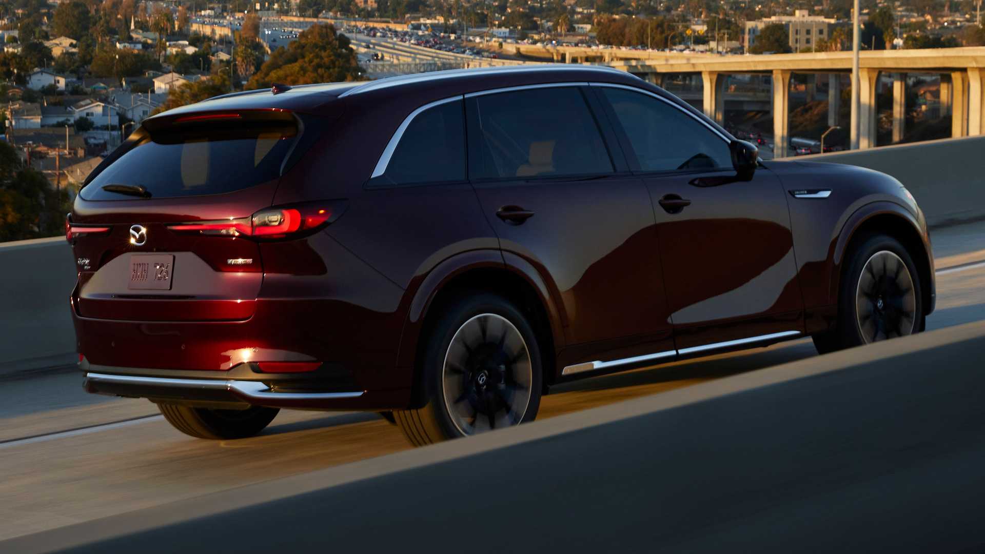 Yeni Mazda CX-90 tanıtıldı: 340 hp güç, 7 kişilik yaşam alanı