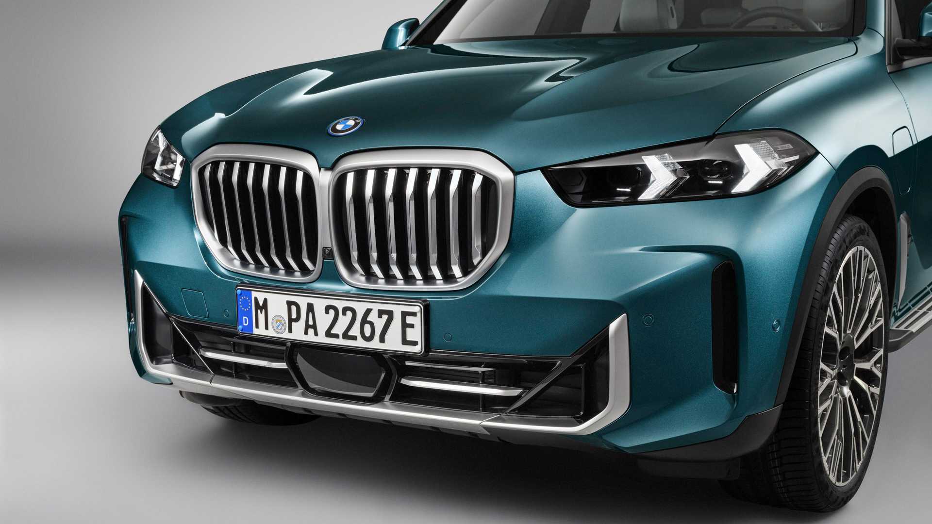 2024 BMW X5 ve X6 tanıtıldı: Daha güçlü motorlar, yeni teknolojiler