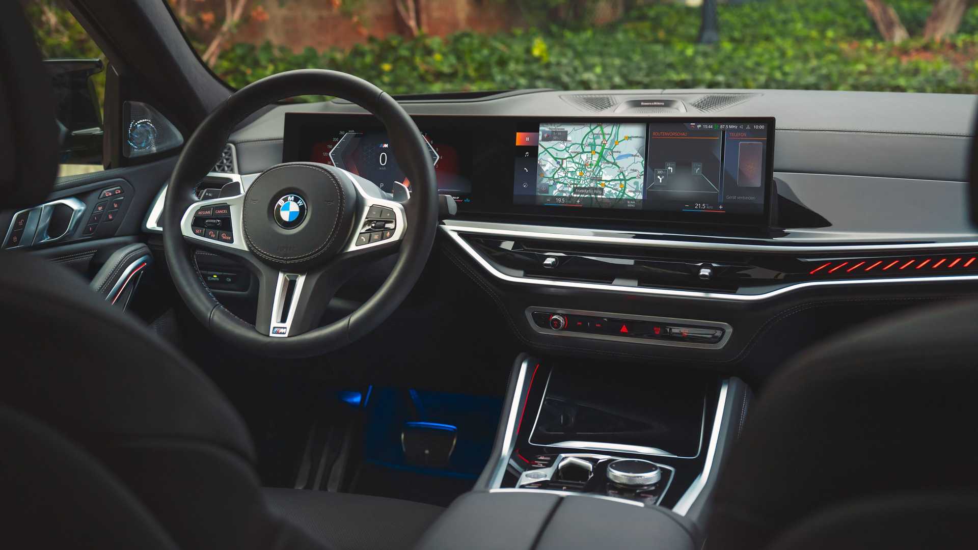 2024 BMW X5 ve X6 tanıtıldı: Daha güçlü motorlar, yeni teknolojiler