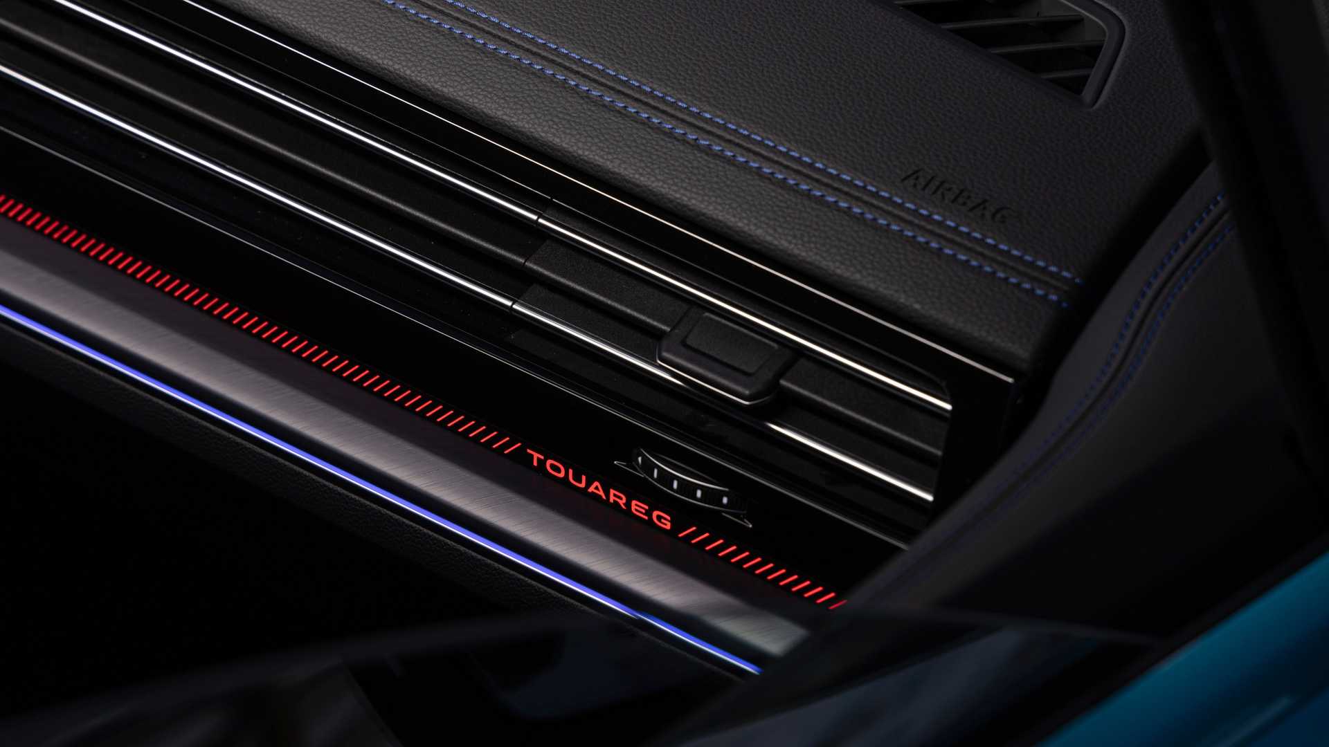 Makyajlı Volkswagen Touareg, Avrupa'da aydınlatmalı arka logoya sahip ilk Volkswagen modeli olacak