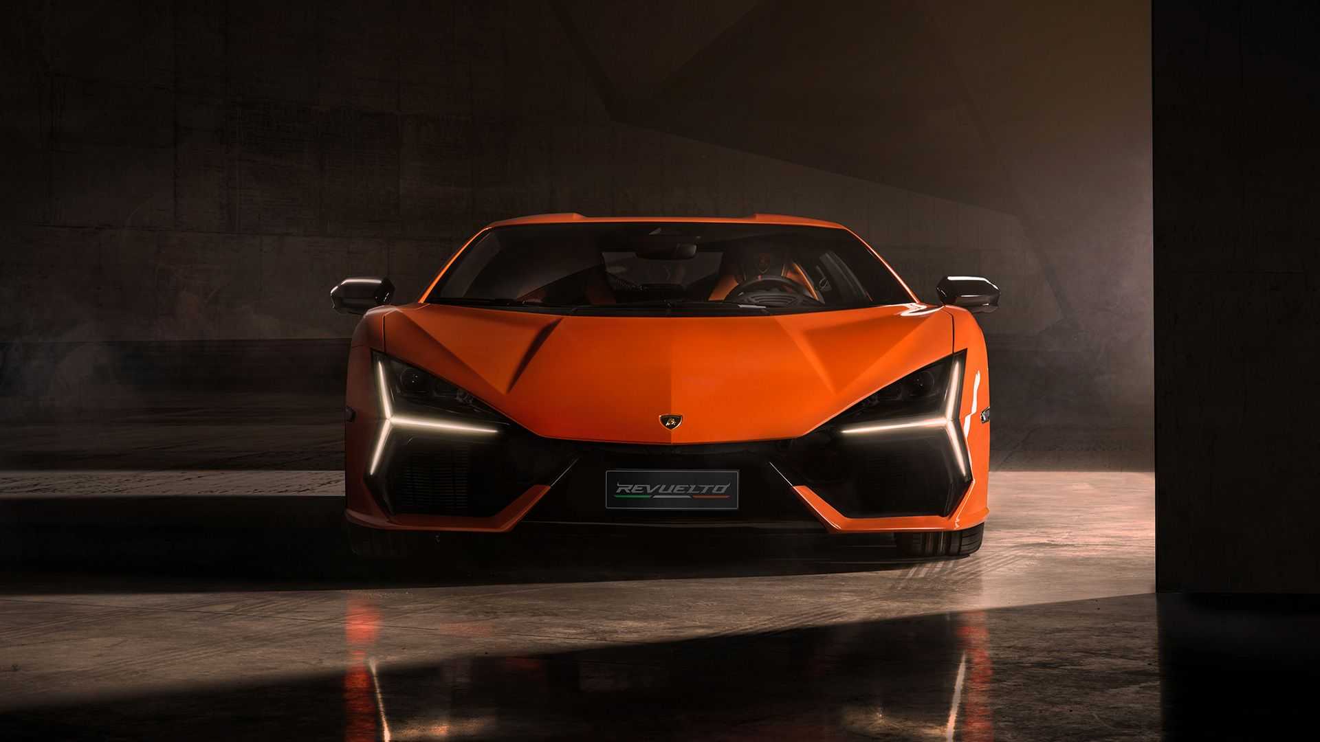 Lamborghini Revuelto tanıtıldı: V12 Hibrit motorlu yeni İtalyan boğası