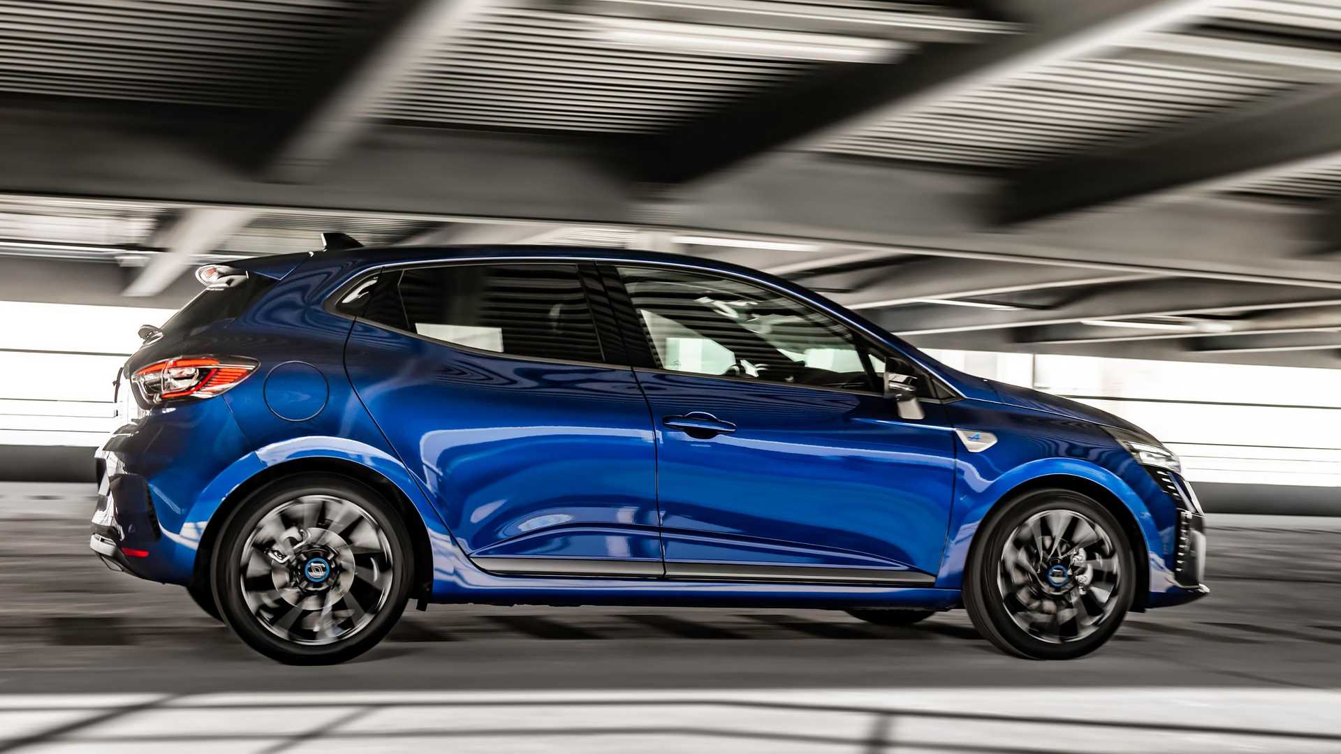 Yenilenen Renault Clio tanıtıldı! Sportif Esprit Alpine versiyonu da listede