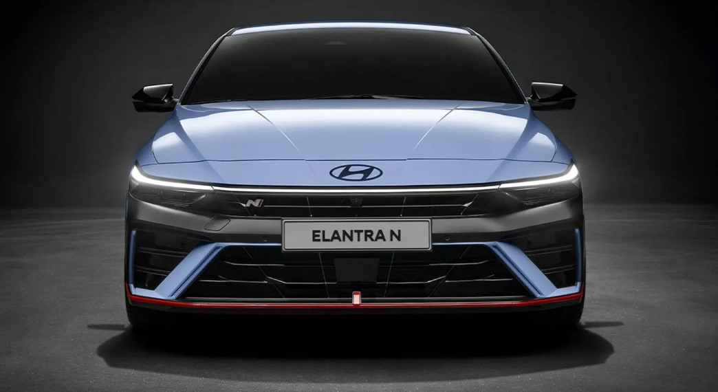 2024 Hyundai Elantra N yenilenen yüzünü gösterdi