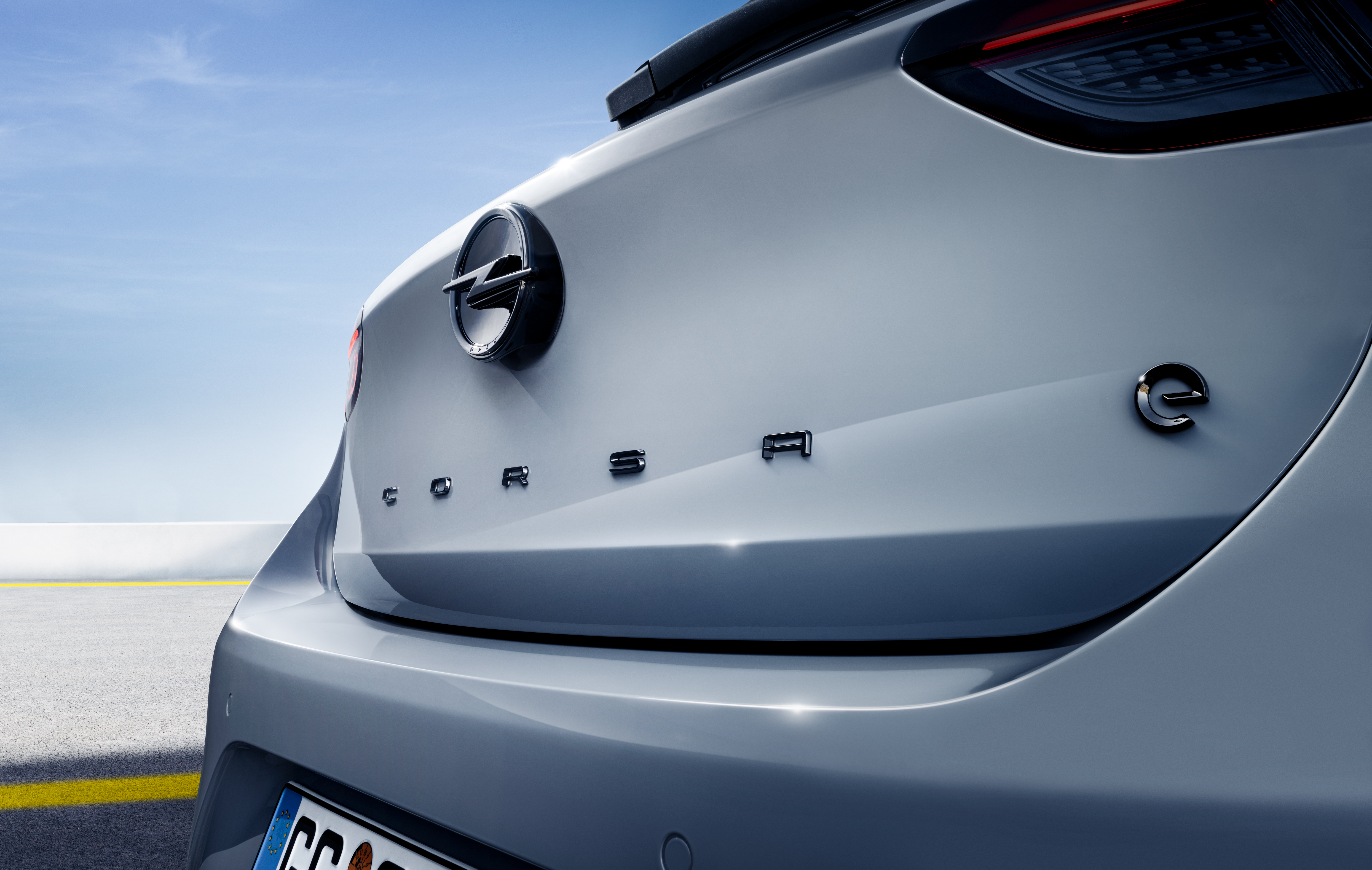 Makyajlı Opel Corsa tanıtıldı: Vizor tasarımı, hafif hibrit sistem ve daha güçlü elektrikli versiyon