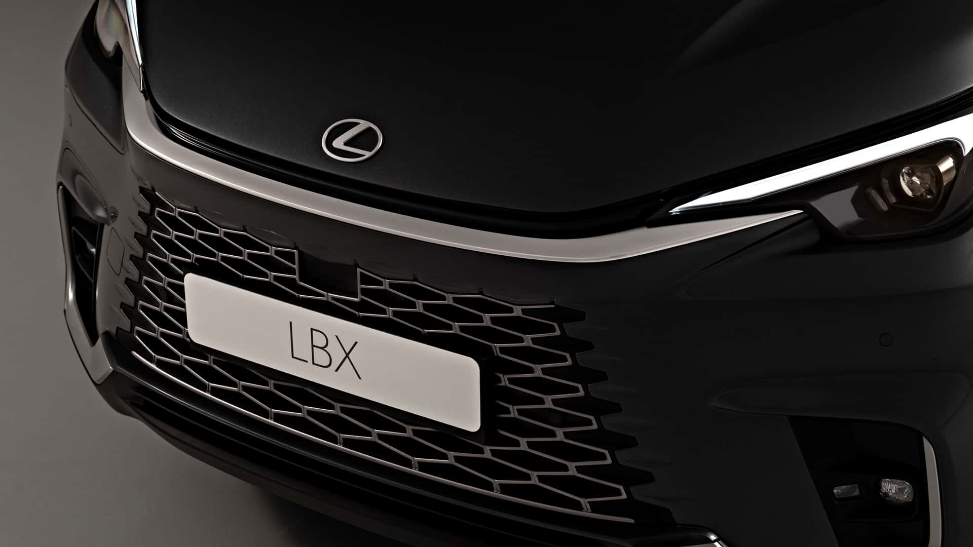 Yeni Lexus LBX tanıtıldı: 136 beygirlik lüks ve hibrit B SUV