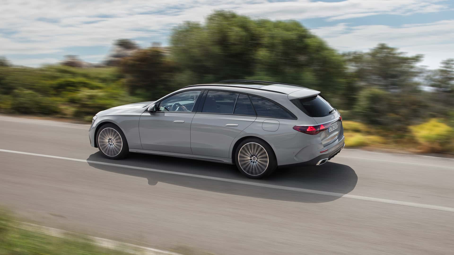 2024 Mercedes E-Serisi Estate tanıtıldı: Station wagon'lar SUV modasına direniyor