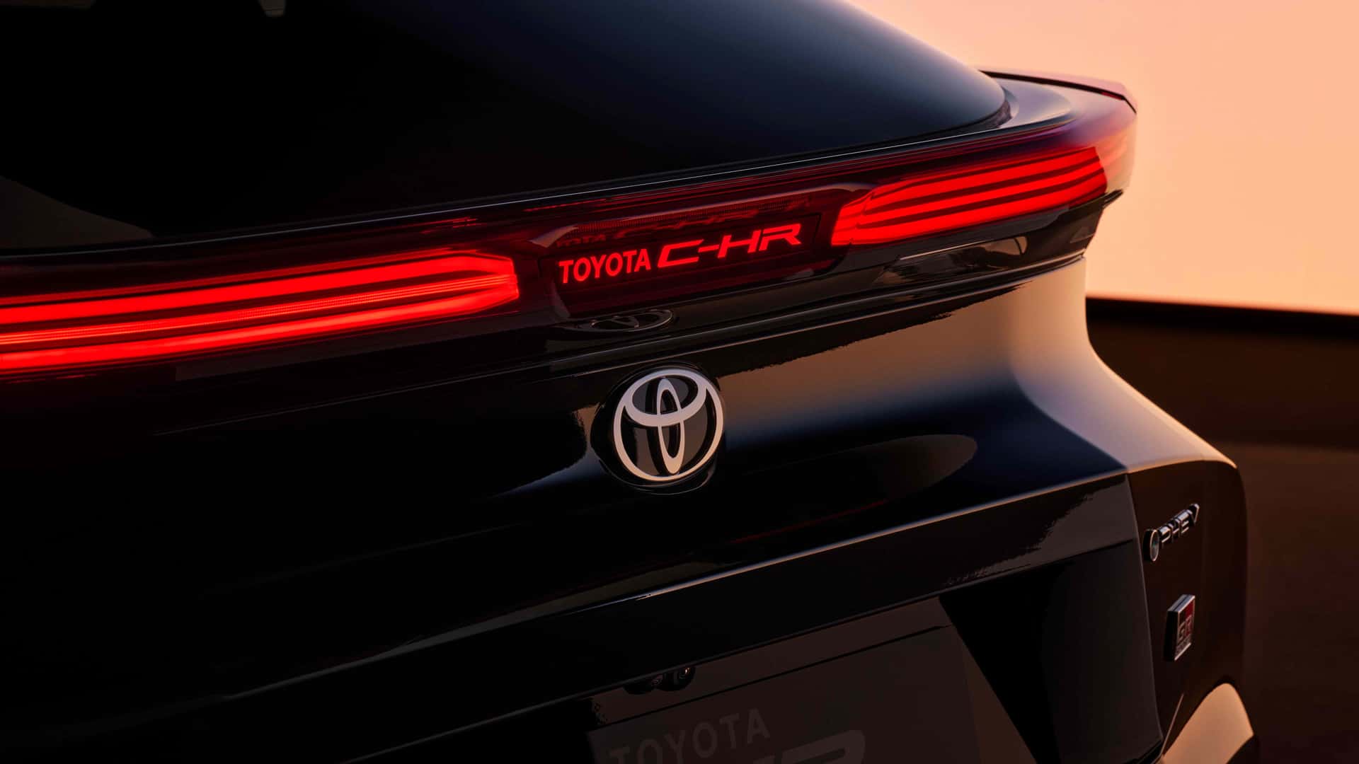 Yeni 2024 Toyota C-HR tanıtıldı: Şarj edilebilir hibrit sisteme sahip ilk yerli üretim otomobil