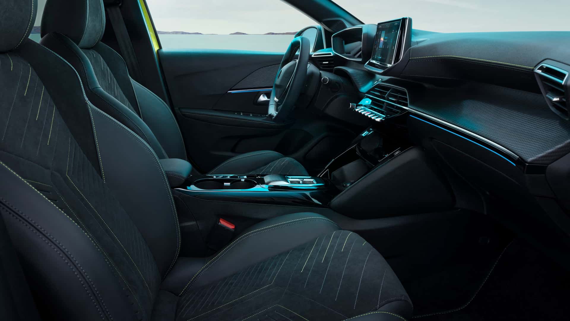 Makyajlı Peugeot 208 tanıtıldı: Yenilenen tasarım, yeni hibrit motorlar