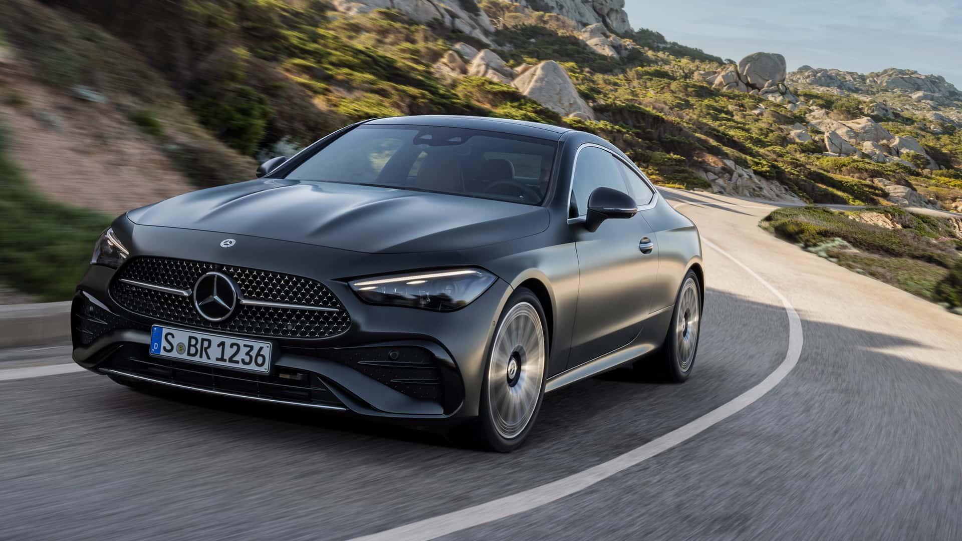 2024 Mercedes CLE Coupe tanıtıldı: İki kapılı coupe rekabetinde taze kan