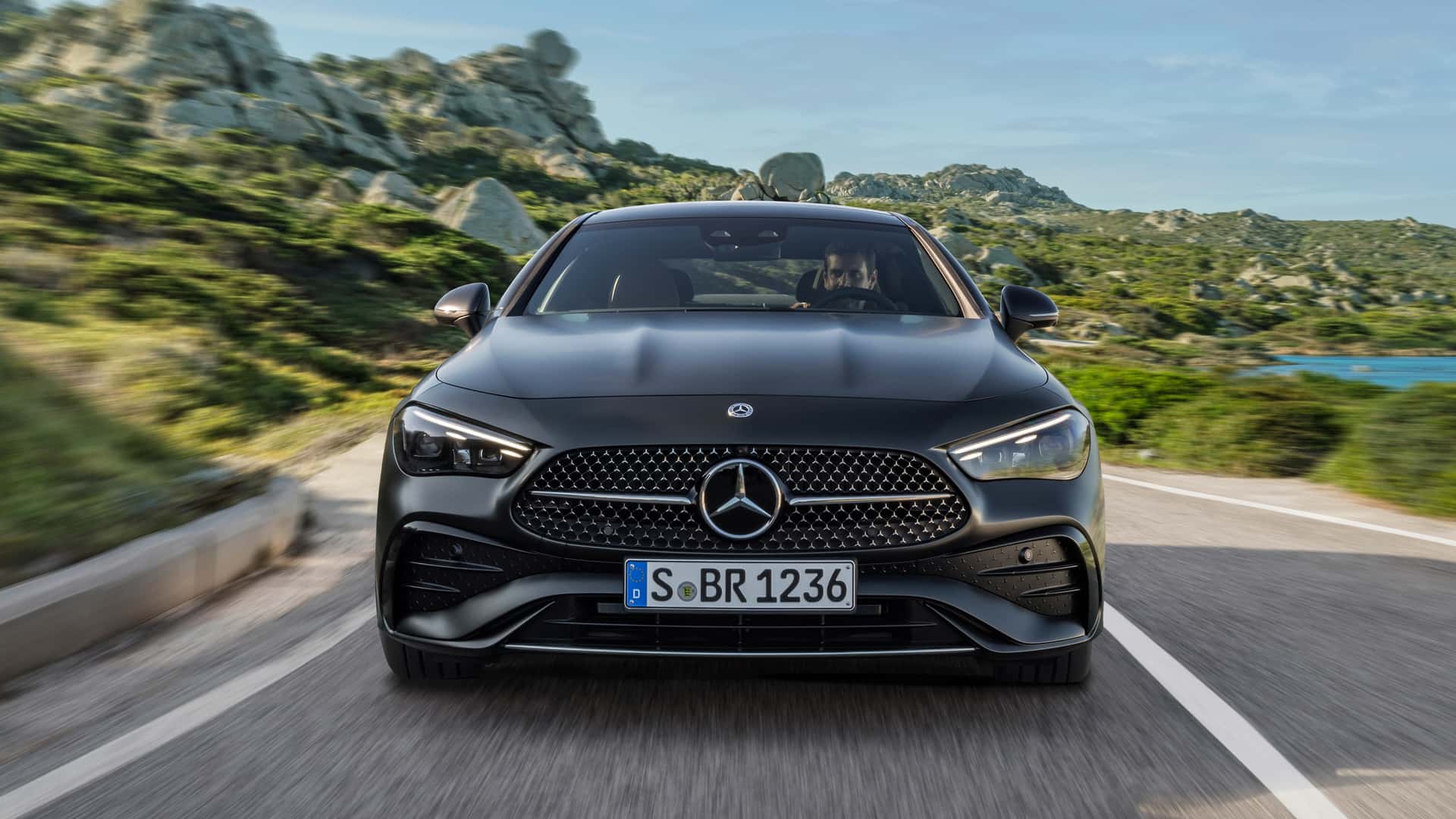 2024 Mercedes CLE Coupe tanıtıldı: İki kapılı coupe rekabetinde taze kan