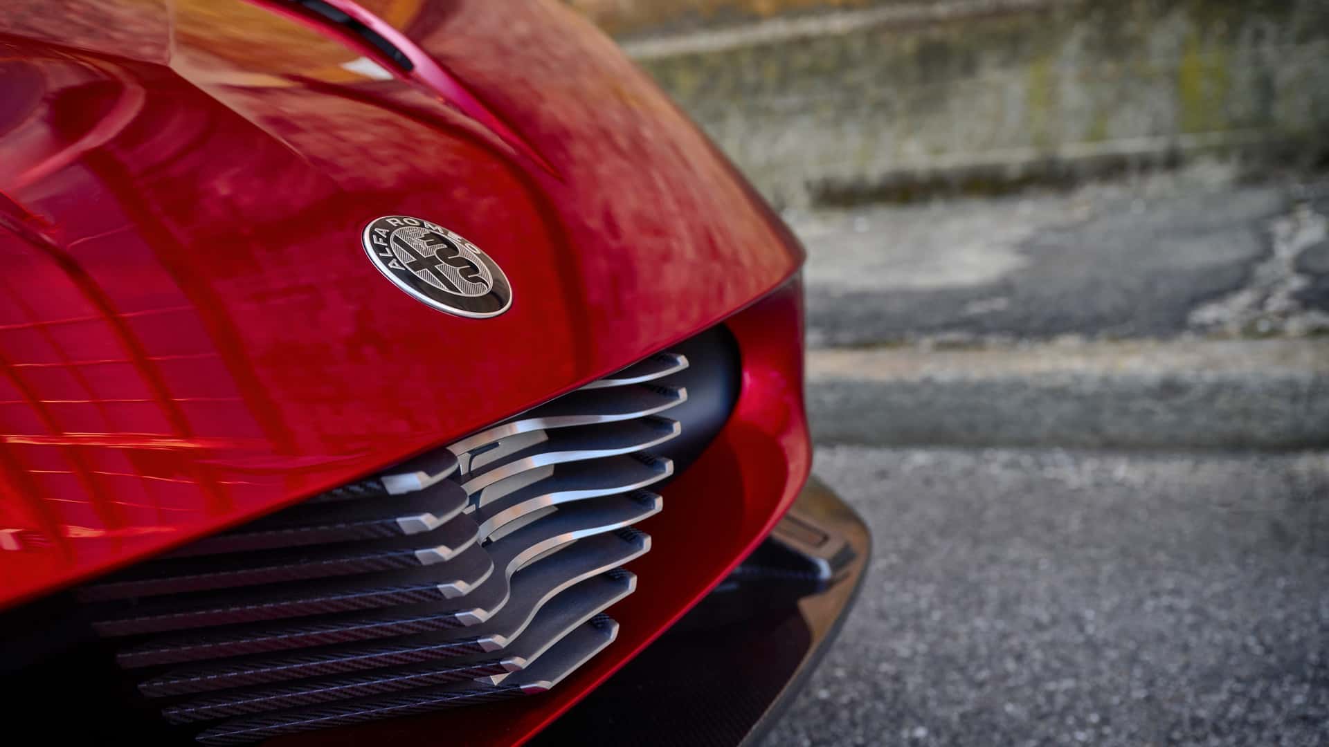 Modern Alfa Romeo 33 Stradale, 750 beygirlik elektrikli versiyonuyla tanıtıldı