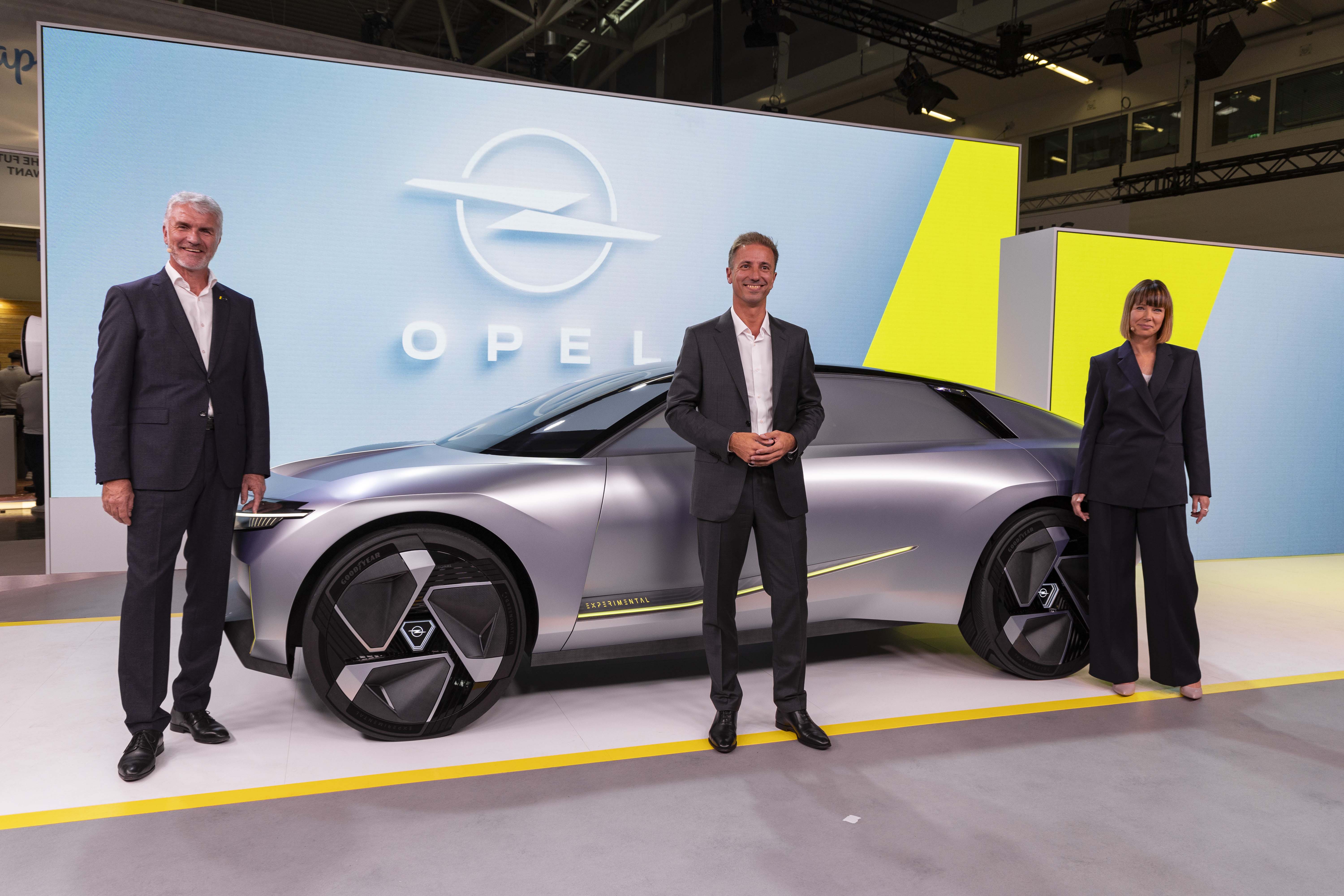 Opel'den Münih'teki fuarda iki dünya lansmanı