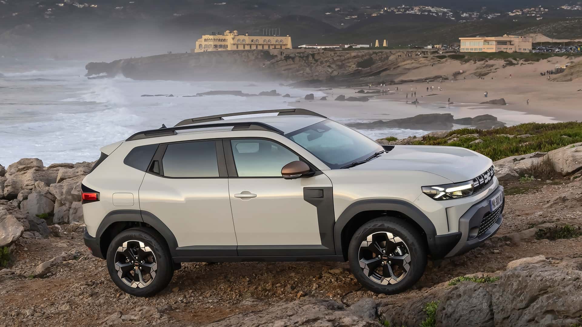 Yeni 2024 Dacia Duster tanıtıldı: Hibrit ve LPG'li motorlarla geliyor