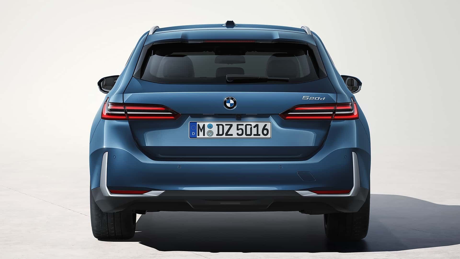 Yeni BMW 5 Serisi Touring, 600 beygirlik elektrikli versiyonuyla tanıtıldı