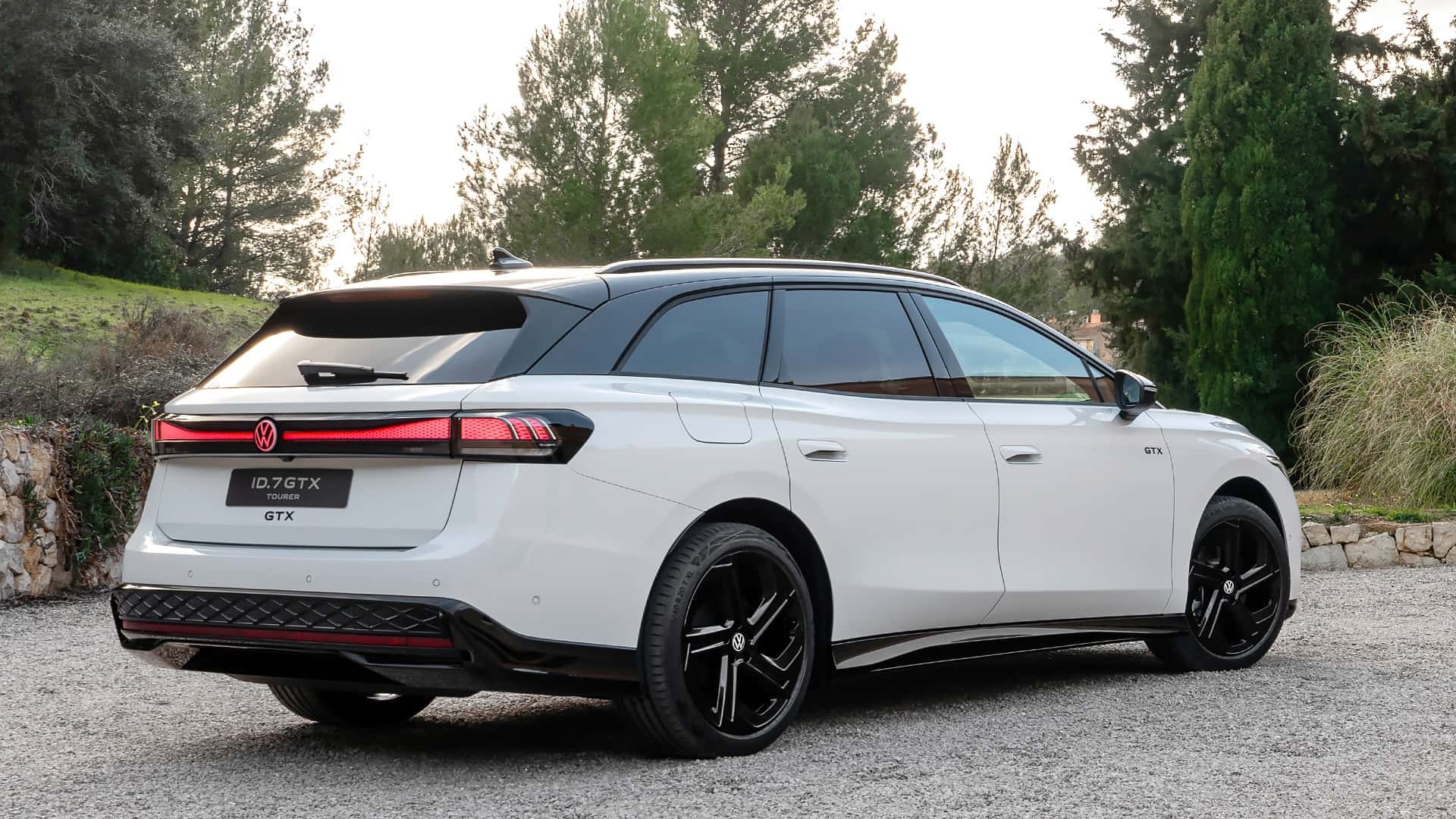 Yeni ID.7 GTX Tourer tanıtıldı: Volkswagen'in en güçlü station wagon'u