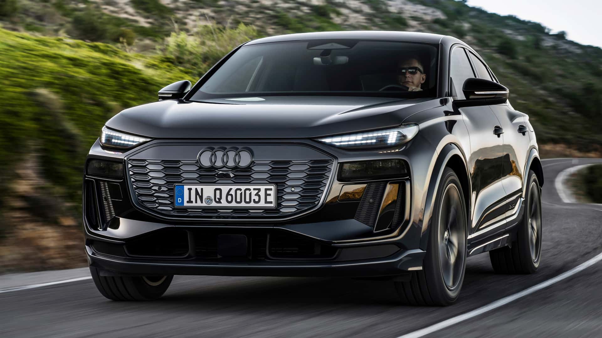 Yeni Audi Q6 e-tron ve SQ6 e-tron tanıtıldı: İşte tasarımı ve özellikleri