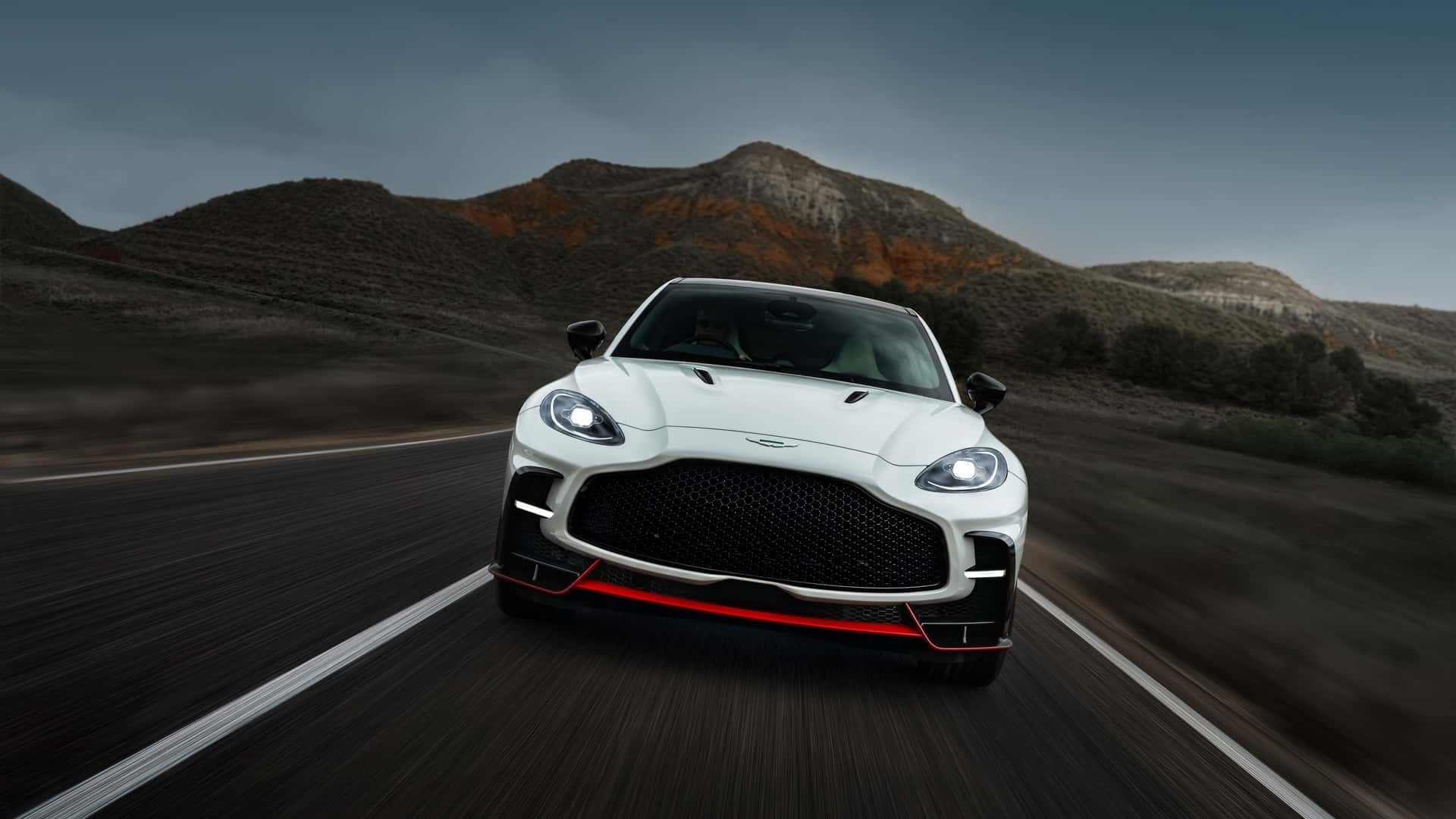Yeni Aston Martin DBX S tanıtıldı: Daha güçlü, daha hafif
