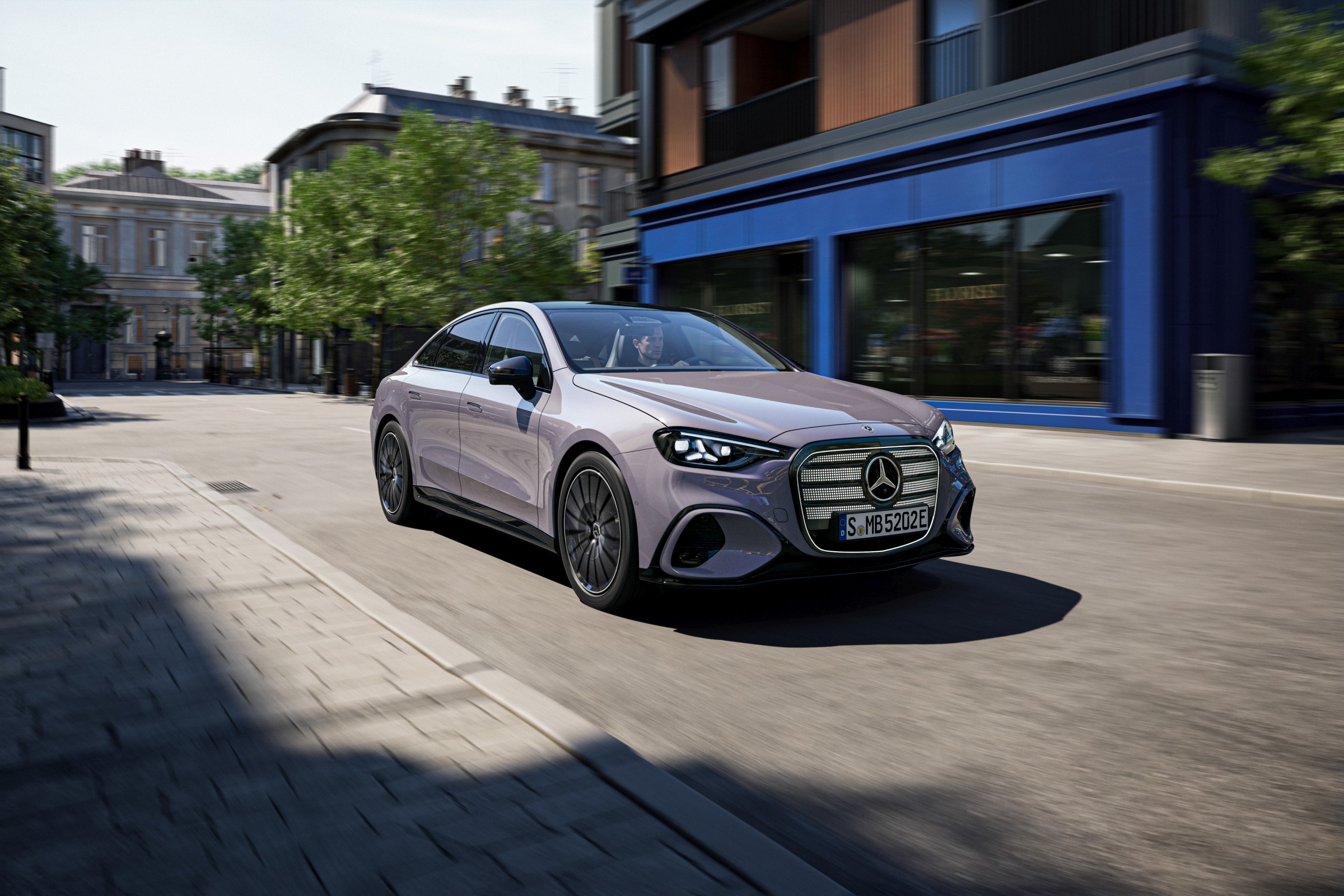 Mercedes ilk tamamen elektrikli C-Serisi'ni tanıttı: 762 km menzil, 39 inç dev ekran