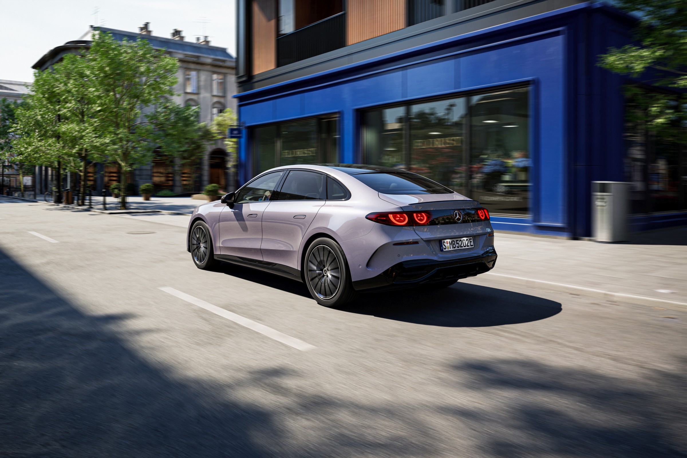 Mercedes ilk tamamen elektrikli C-Serisi'ni tanıttı: 762 km menzil, 39 inç dev ekran