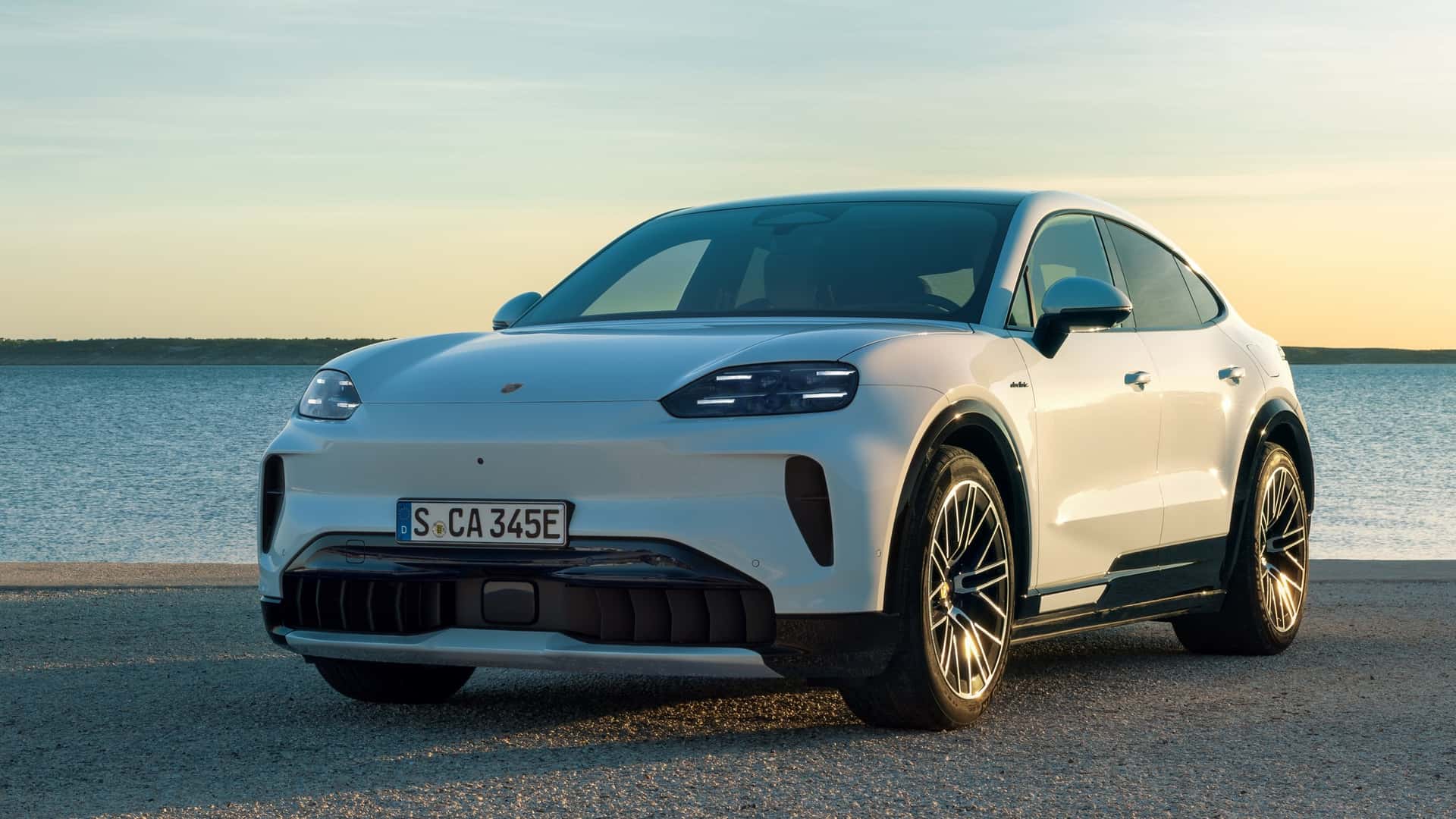 1156 beygirlik Porsche Cayenne Coupe Electric tanıtıldı