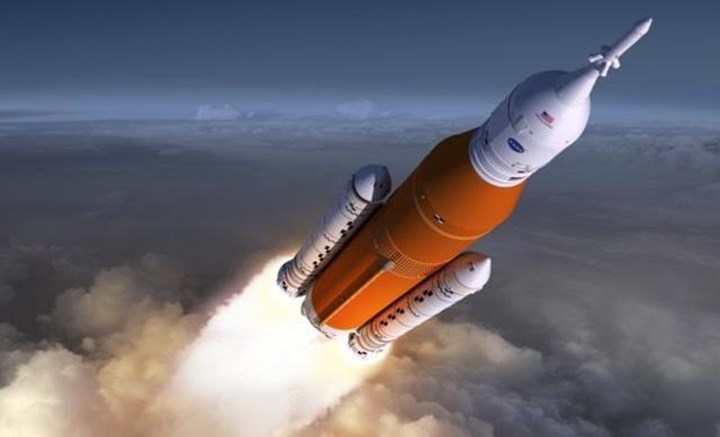 NASA, Ay yüzeyine insan indirecek araç için SpaceX ile anlaştı