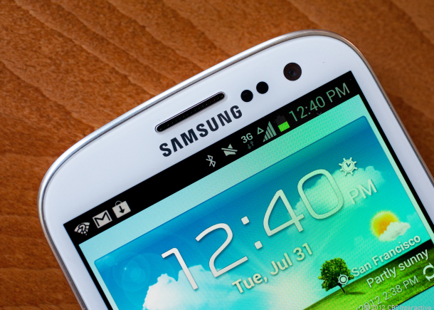 Apple iPhone 5 ve Samsung Galaxy S3'ün ekranları karşılaştırıldı