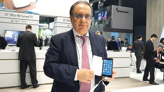 Vestel MWC 2015 etkinliğinde yeni akıllı telefonlarını sergiledi