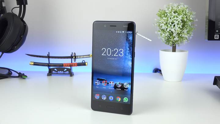 Nokia 8 incelemesi 'Snapdragon 835 ve Zeiss kameralı amiral gemisi'