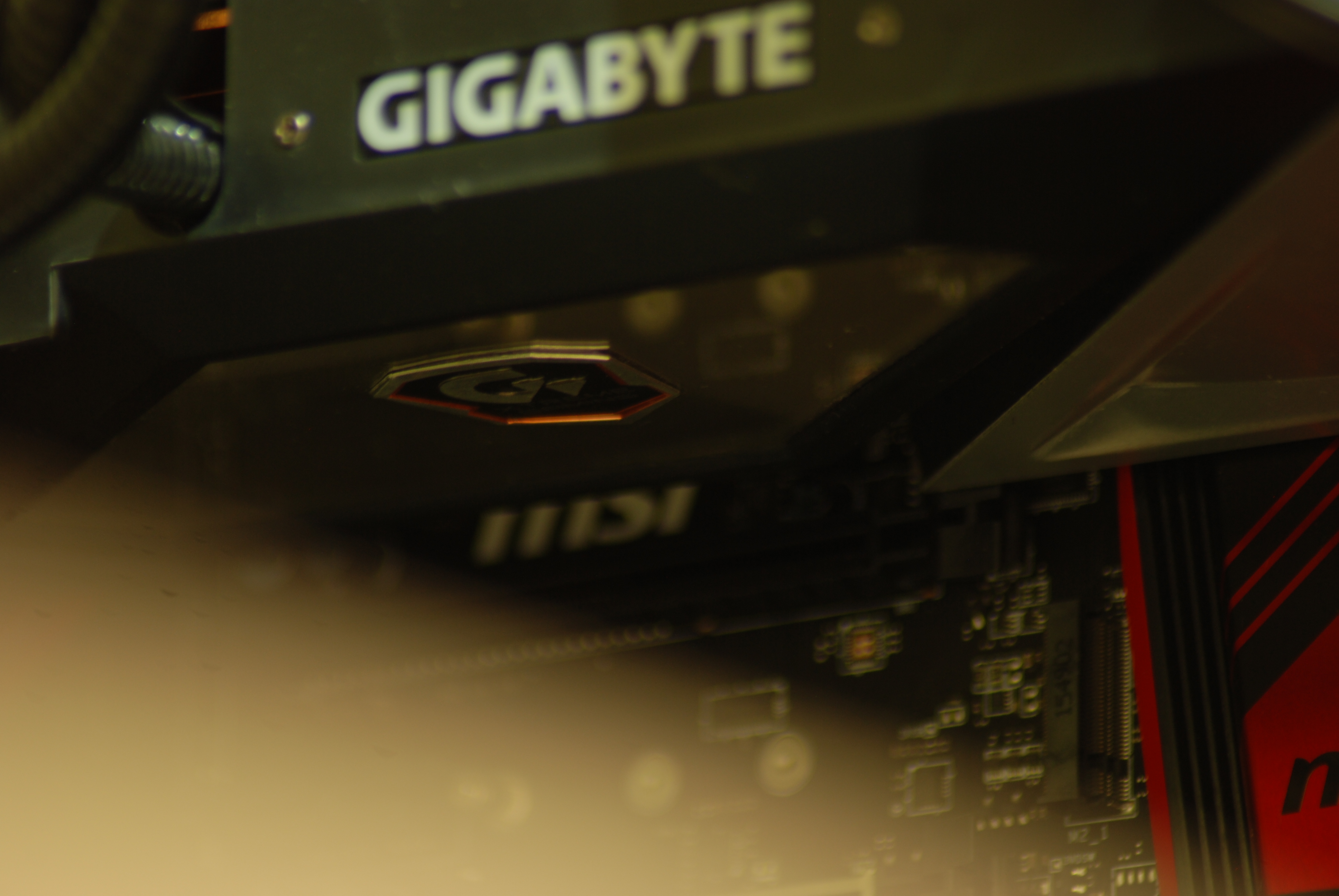 Gigabyte GTX 980 Ti Waterforce Xtreme Gaming 6 GB (Sıvı soğutma)