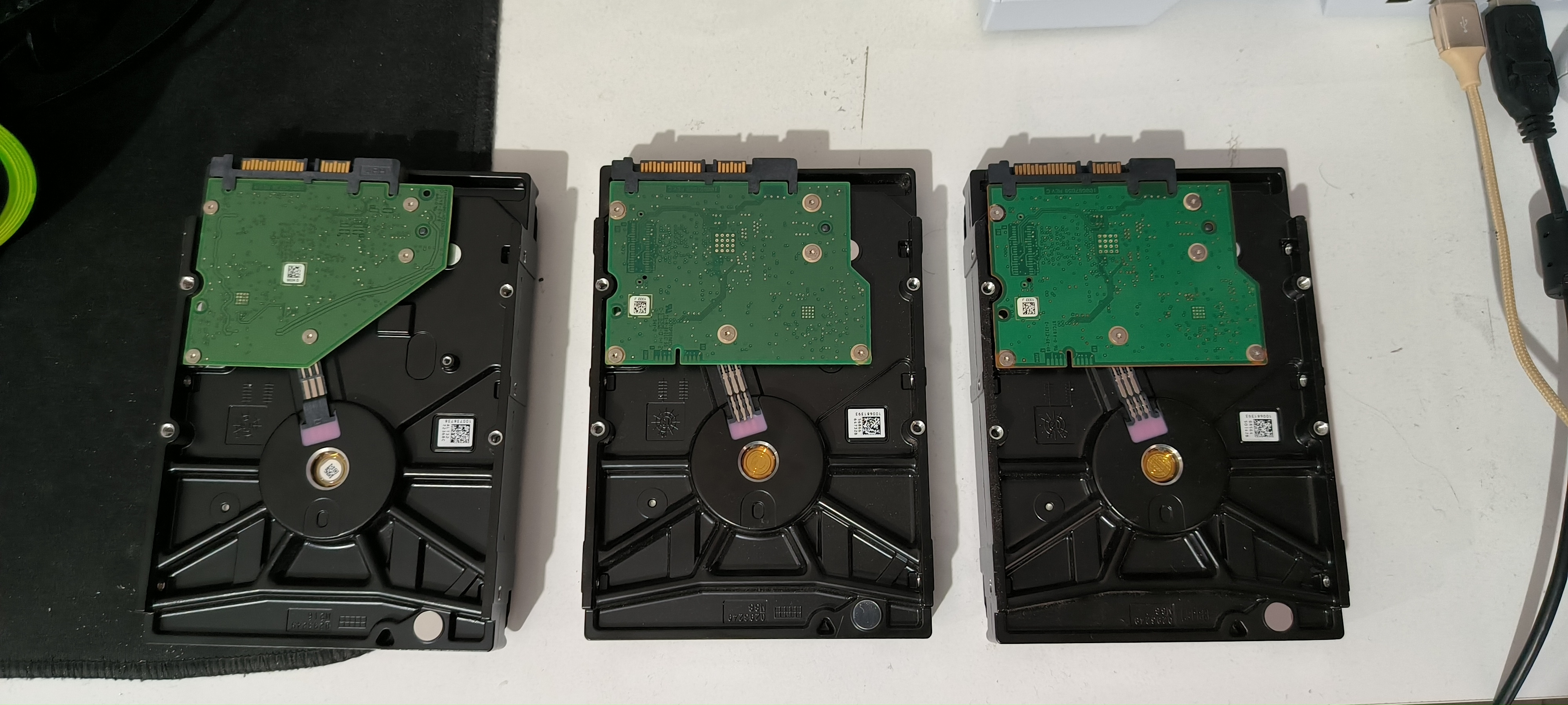 Satılık 3 adet 2 TB HDD. Tek fiyat 1.000 TL, 3lü fiyat 2.700 TL