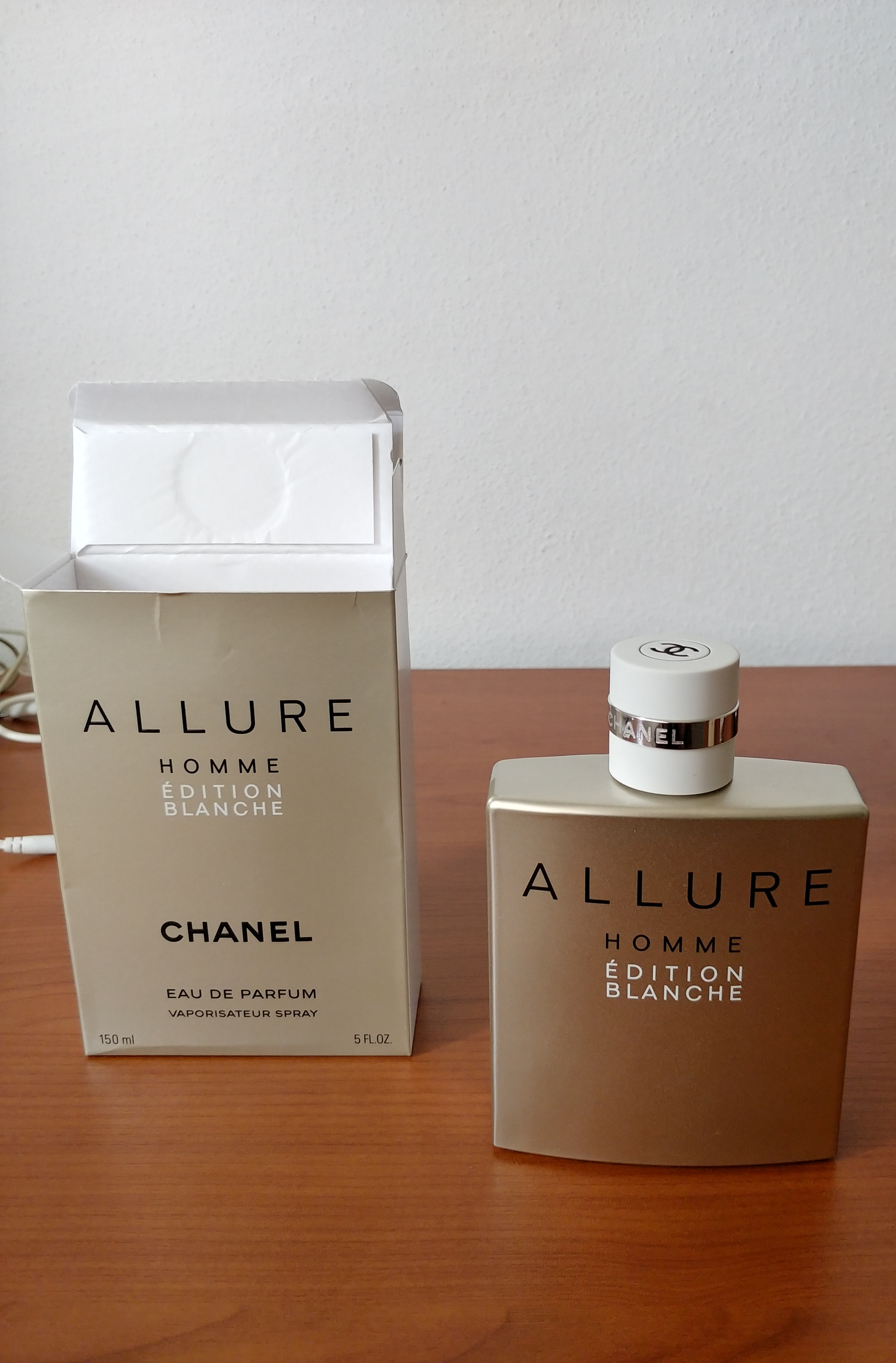 Alluring pour homme. Шанель Аллюр эдишн Бланш. Chanel Allure Edition Blanche. Chanel Allure homme Edition Blanche. Chanel Allure homme Sport Edition Blanche.