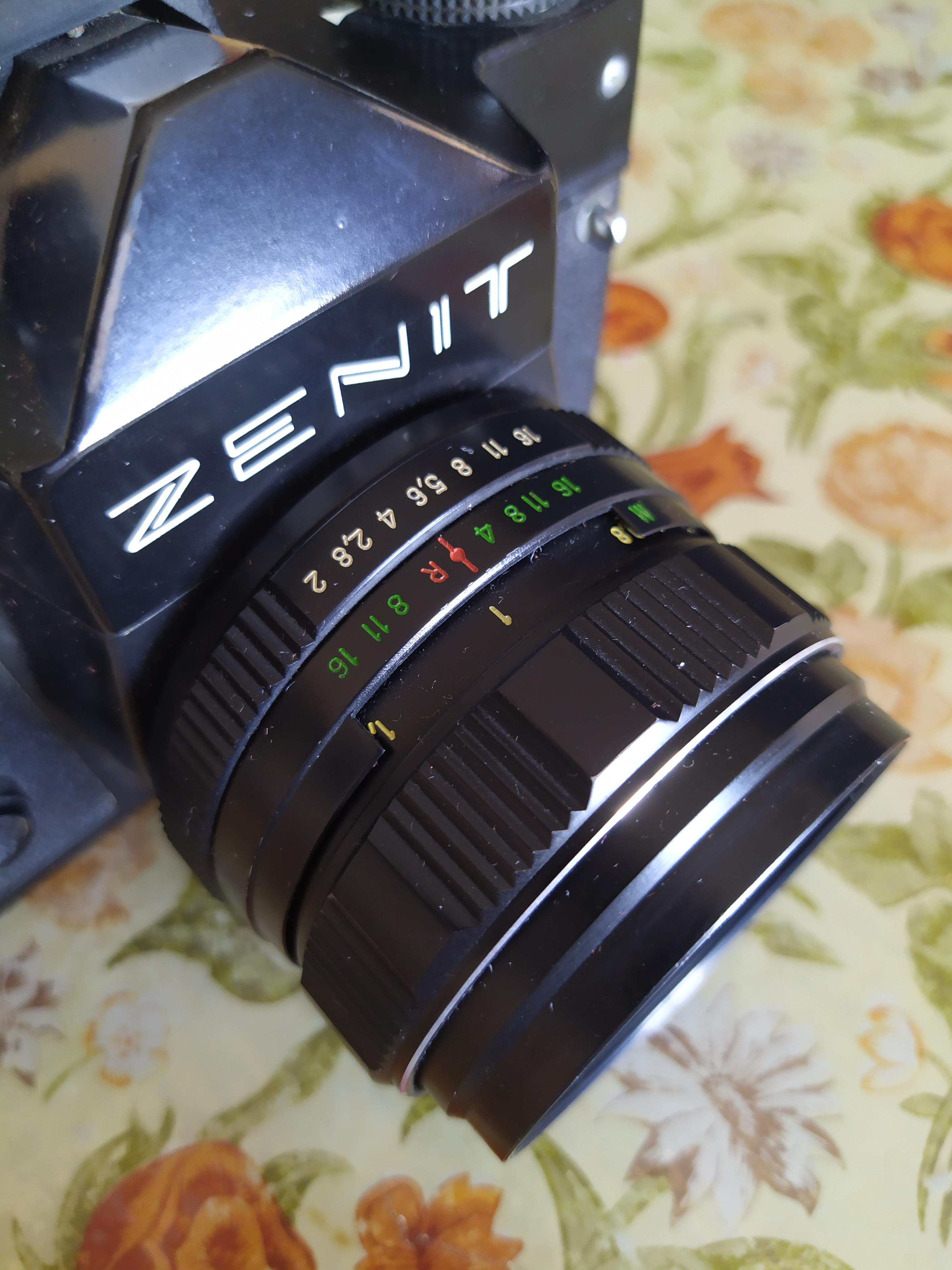 Zenit TTL Analog Fotograf Makinesi Helios 44mm lens + Deri kilif + Boyunluk  | DonanımHaber Forum